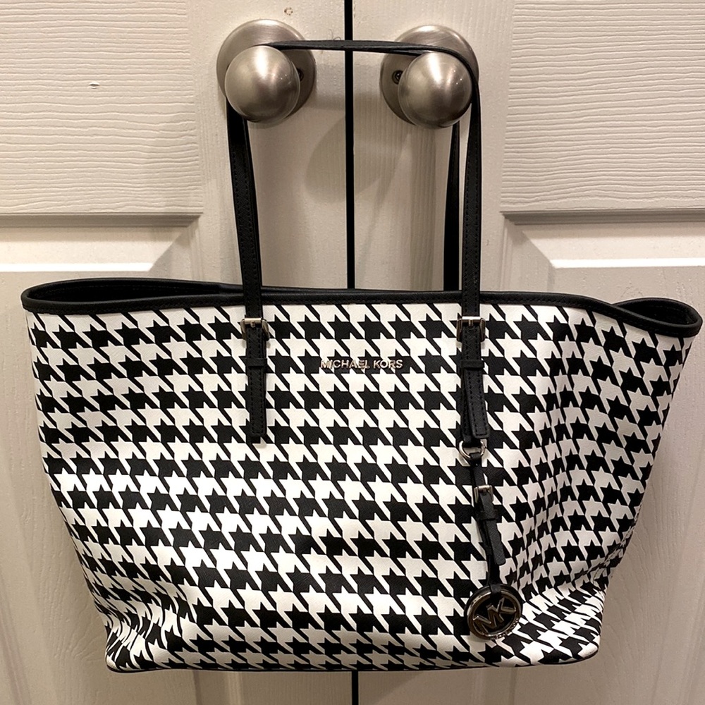 Pre-Owned Black & White Houndstooth Michael Kors Tote Bag